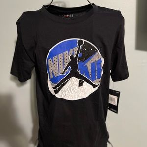 NWT Jordan Boys T-Shirt Black with Jumpman Logo Size Large